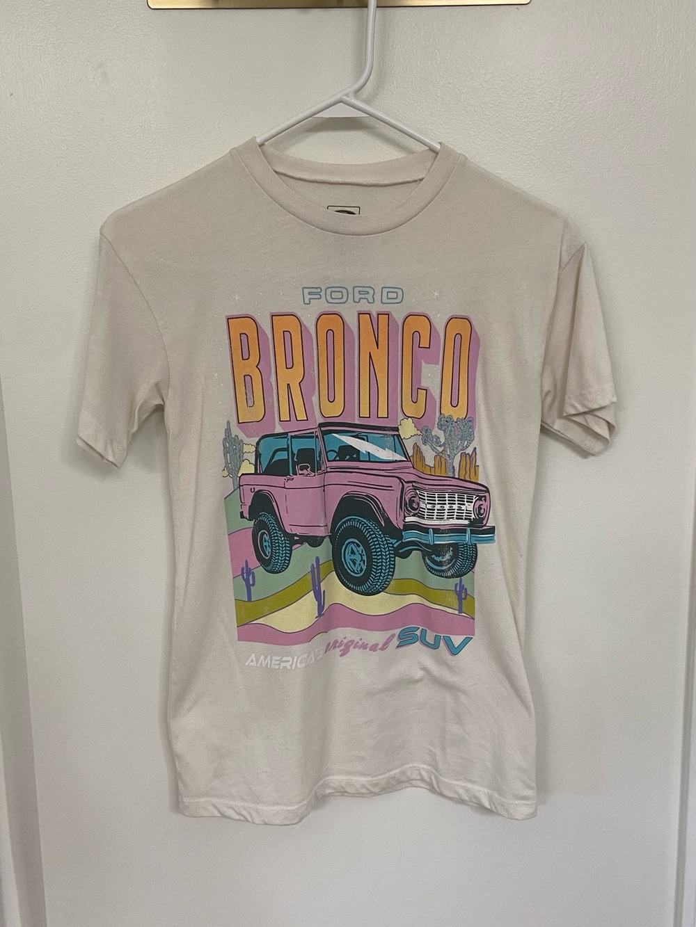 Ford Bronco Women’s XS Retro Graphic T-Shirt Desert SUV Pink Teal Licensed Tee